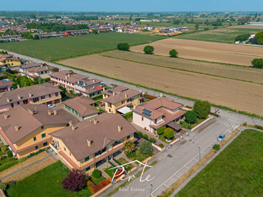 Immagine 2 di Casa bifamiliare in vendita  in via gioacchino rossini 78 a Marcaria