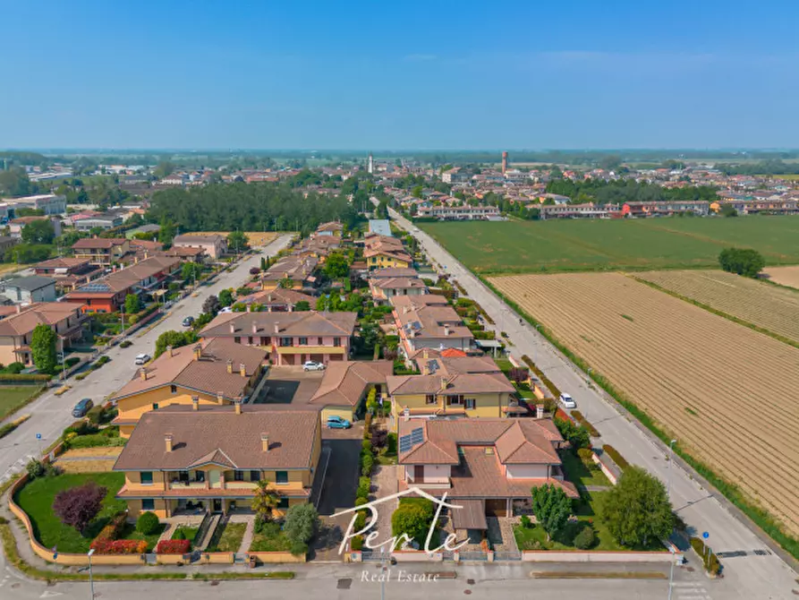 Immagine 3 di Casa bifamiliare in vendita  in via gioacchino rossini 78 a Marcaria