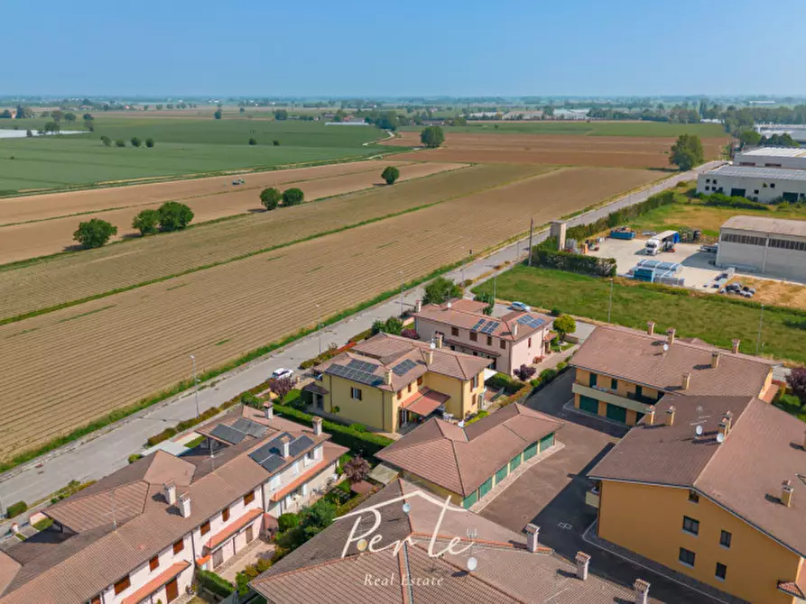 Immagine 4 di Casa bifamiliare in vendita  in via gioacchino rossini 78 a Marcaria