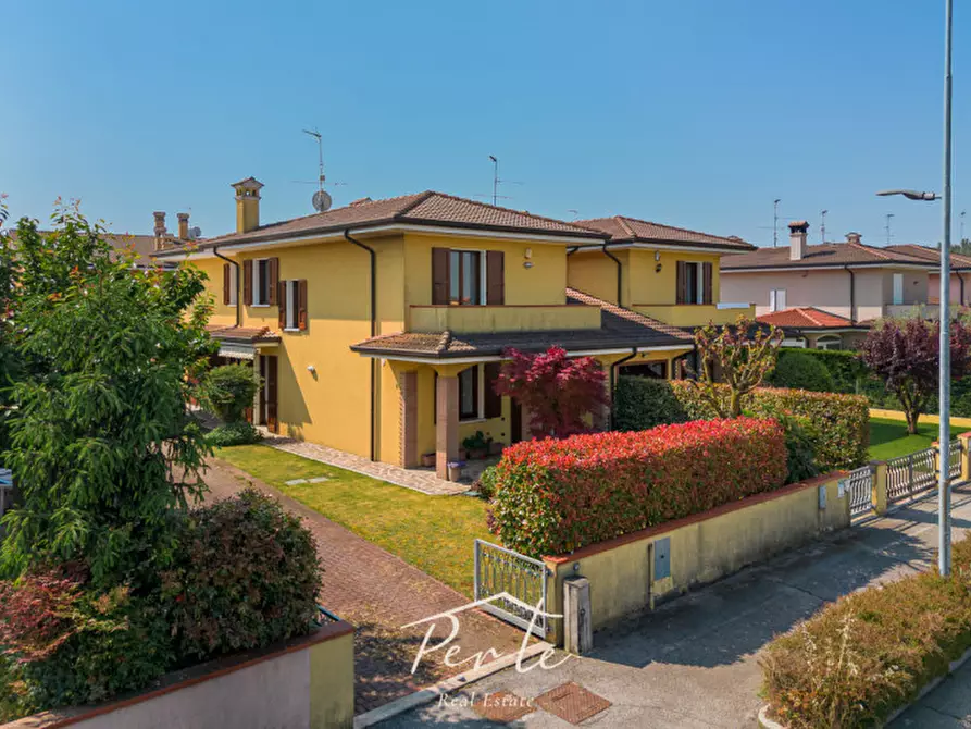 Immagine 7 di Casa bifamiliare in vendita  in via gioacchino rossini 78 a Marcaria