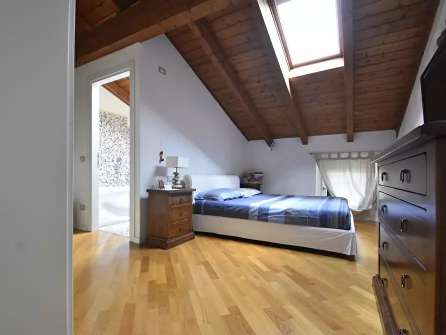 Immagine 12 di Villetta a schiera in vendita  in Via Bassone a Verona