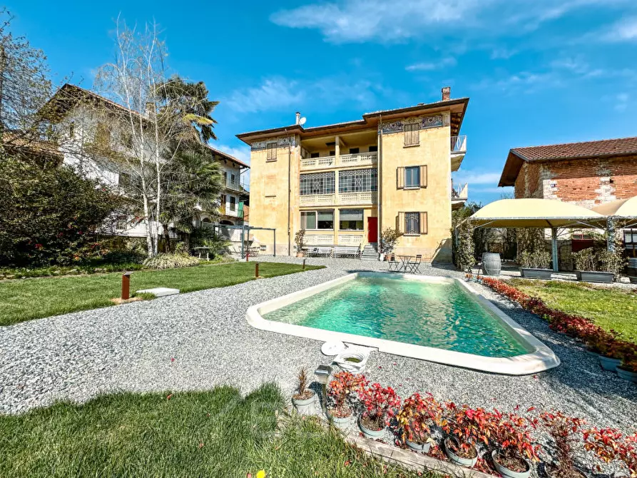 Immagine 1 di Villa in vendita  in Via Circonvalazione EST 12 a Lozzolo