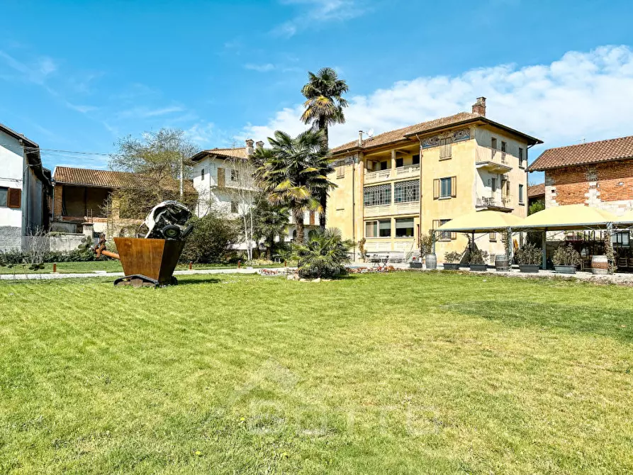 Immagine 52 di Villa in vendita  in Via Circonvalazione EST 12 a Lozzolo