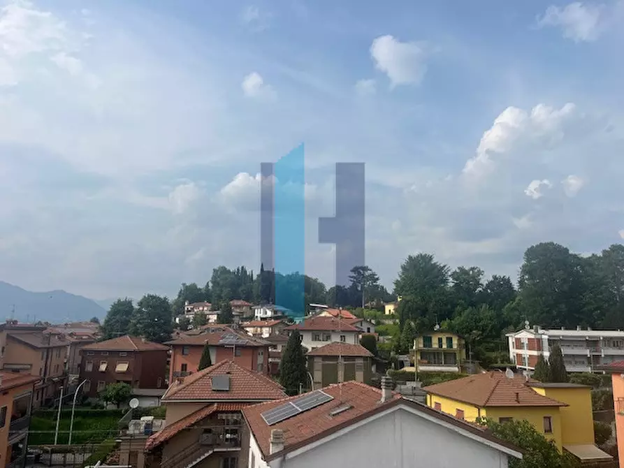 Immagine 9 di Appartamento in vendita  in Via Milano a Curno