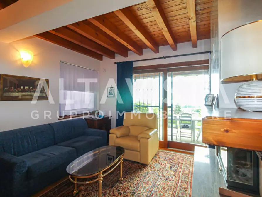 Immagine 3 di Villa in vendita  in Via Villa a Serle