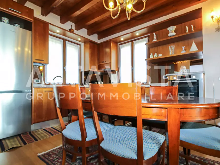 Immagine 6 di Villa in vendita  in Via Villa a Serle