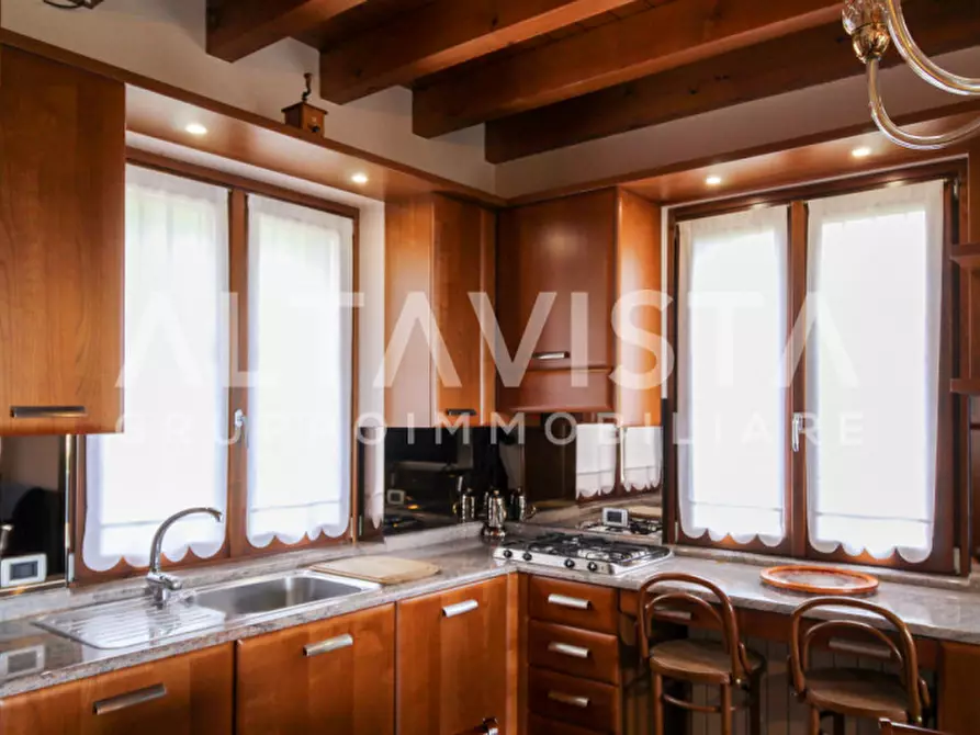 Immagine 8 di Villa in vendita  in Via Villa a Serle