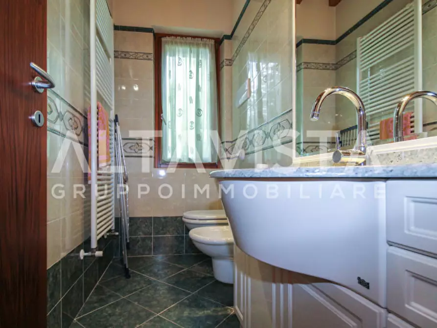 Immagine 9 di Villa in vendita  in Via Villa a Serle