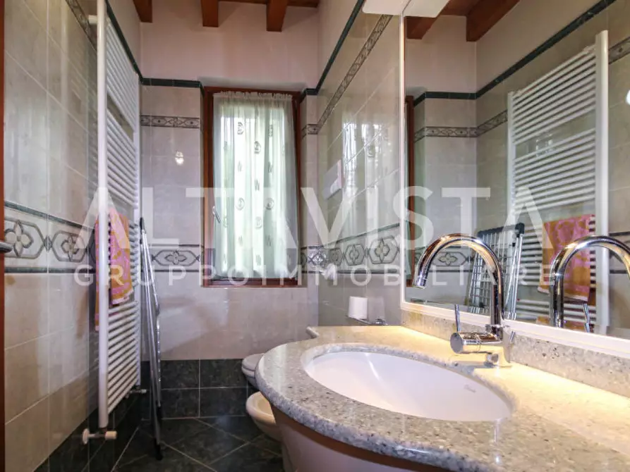 Immagine 10 di Villa in vendita  in Via Villa a Serle