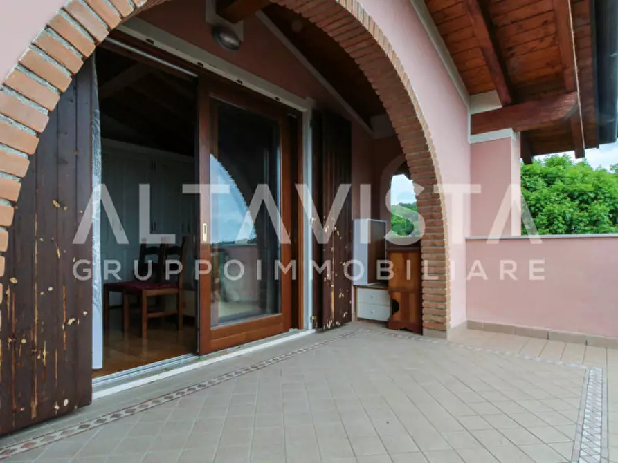 Immagine 18 di Villa in vendita  in Via Villa a Serle