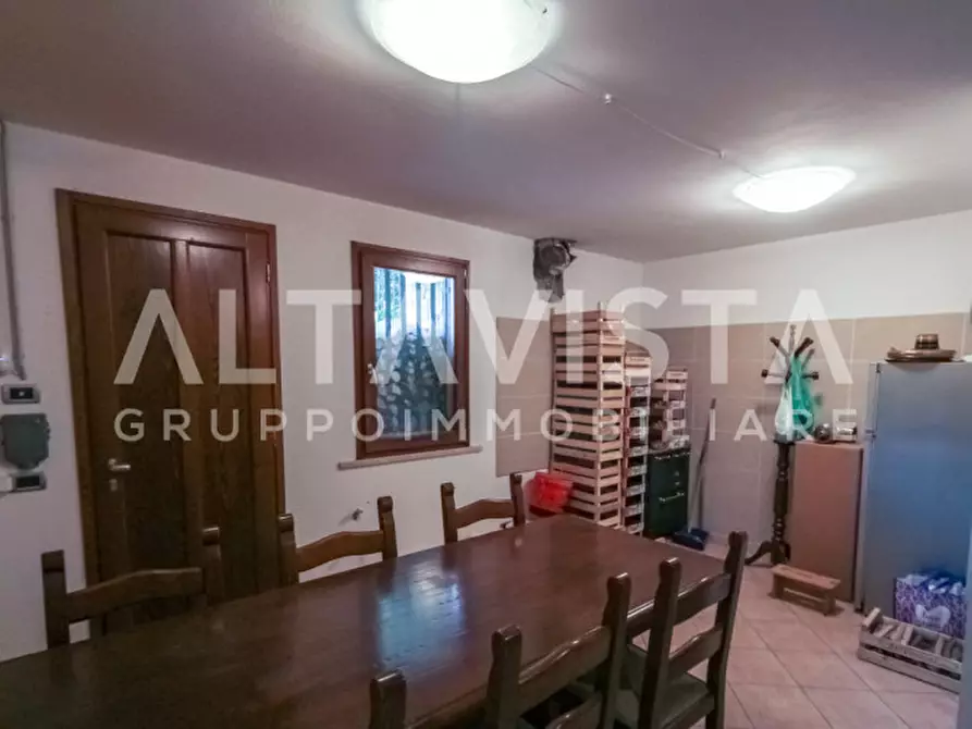 Immagine 29 di Villa in vendita  in Via Villa a Serle