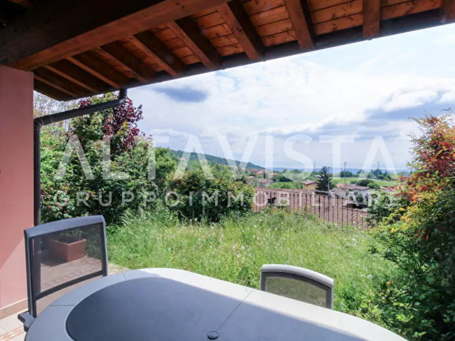 Immagine 33 di Villa in vendita  in Via Villa a Serle