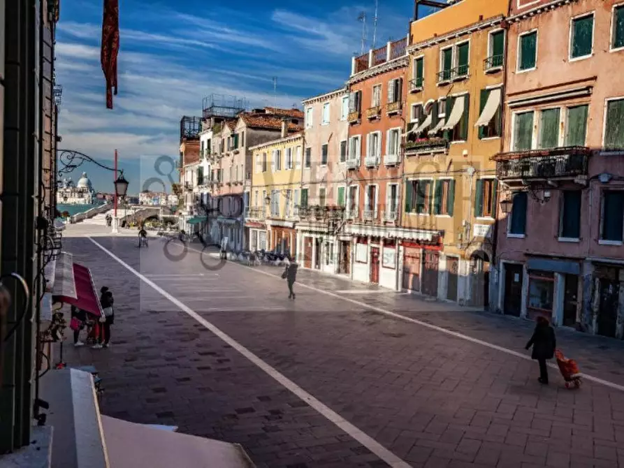 Immagine 4 di Appartamento in vendita  a Venezia