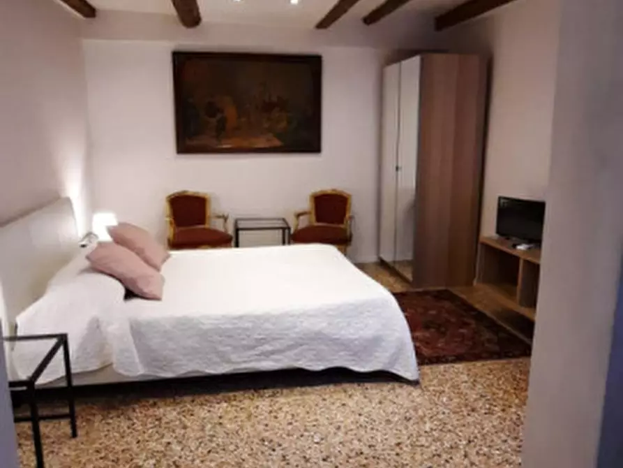 Immagine 18 di Bed & Breakfast in vendita  in santanna a Venezia