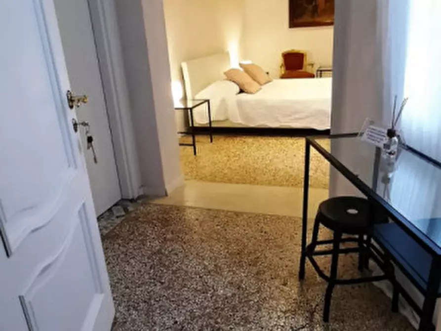 Immagine 21 di Appartamento in vendita  a Venezia