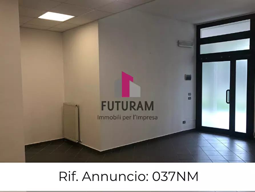 Immagine 1 di Negozio in vendita  in VIA ROMA 1 a Masera' Di Padova