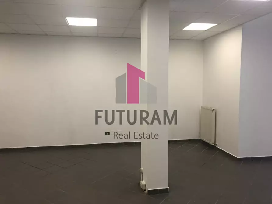 Immagine 4 di Negozio in vendita  in VIA ROMA 1 a Masera' Di Padova