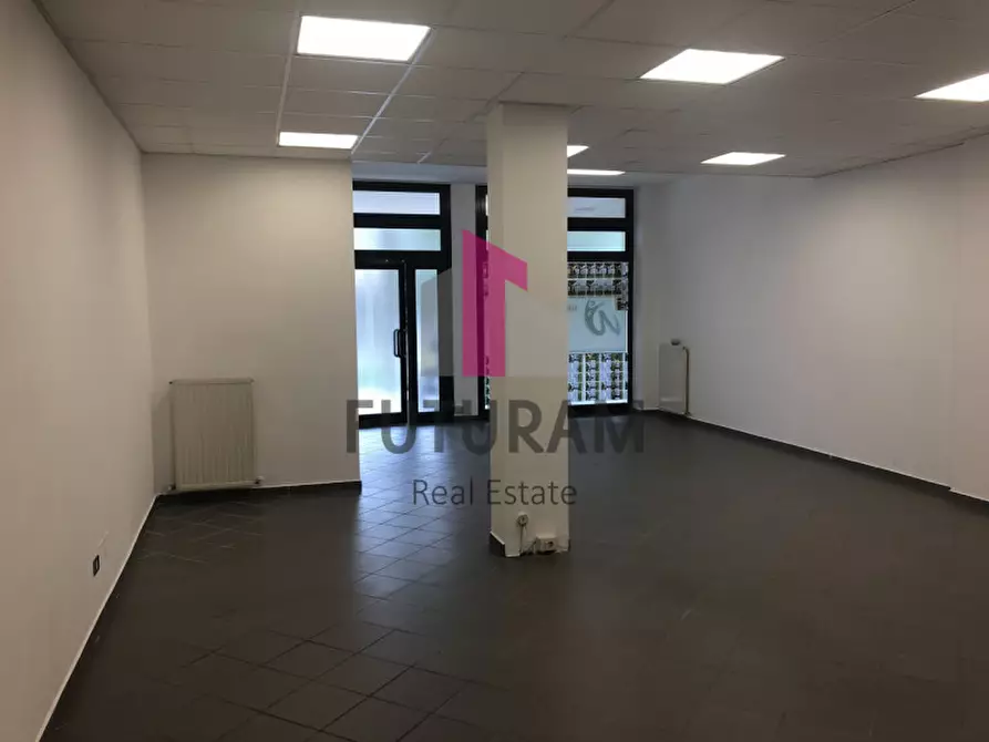 Immagine 6 di Negozio in vendita  in VIA ROMA 1 a Masera' Di Padova