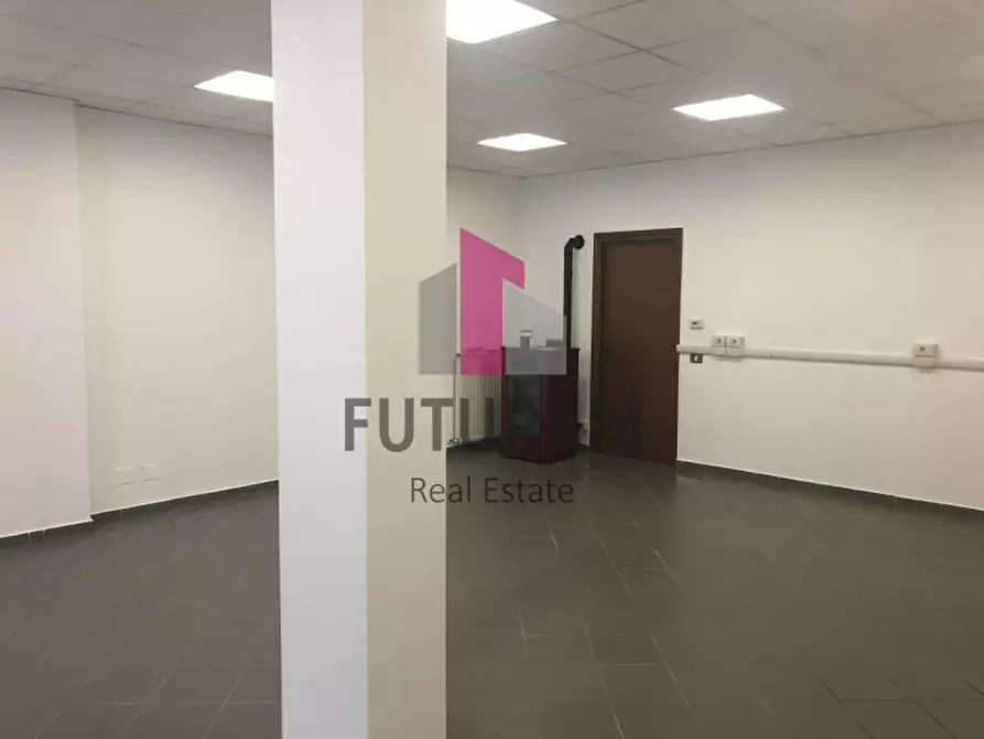 Immagine 9 di Negozio in vendita  in VIA ROMA 1 a Masera' Di Padova