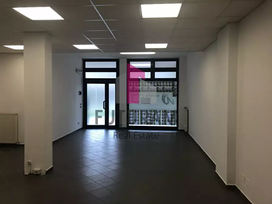 Immagine 14 di Negozio in vendita  in VIA ROMA 1 a Masera' Di Padova