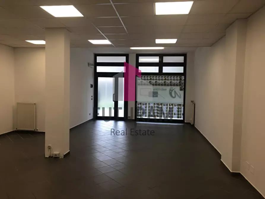 Immagine 17 di Negozio in vendita  in VIA ROMA 1 a Masera' Di Padova