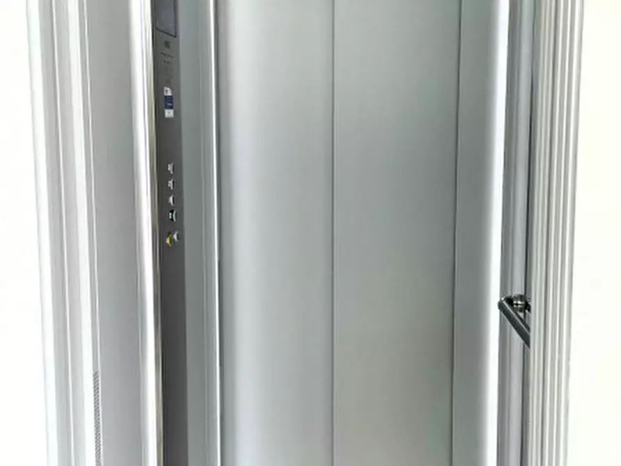 Immagine 10 di Attico in vendita  a Selvazzano Dentro