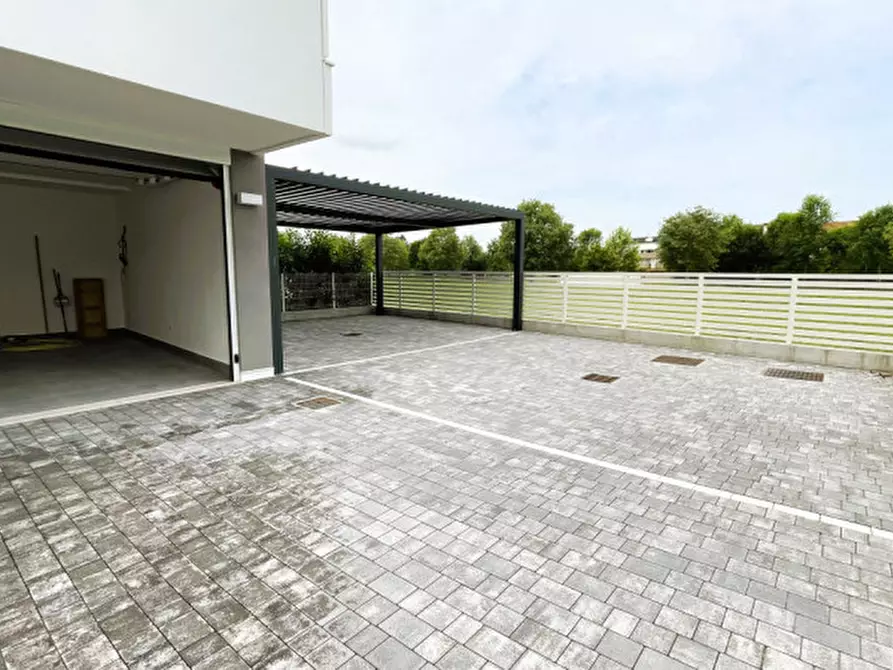 Immagine 23 di Attico in vendita  a Selvazzano Dentro