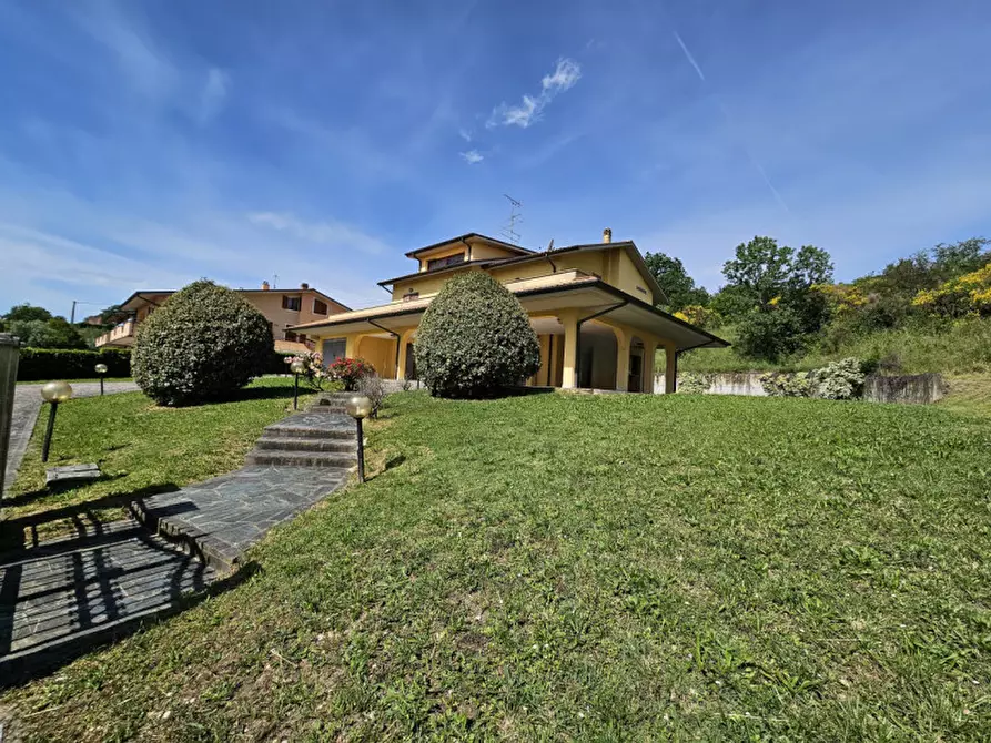 Immagine 9 di Villa in vendita  a Colli Al Metauro