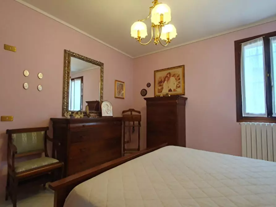 Immagine 37 di Villa in vendita  in Via della Libertà a Cavezzo