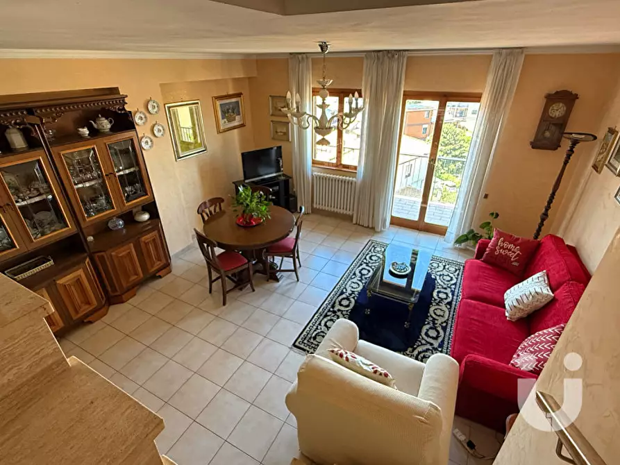 Immagine 5 di Attico in vendita  in Via Riccardo Lombardi a Albano Laziale