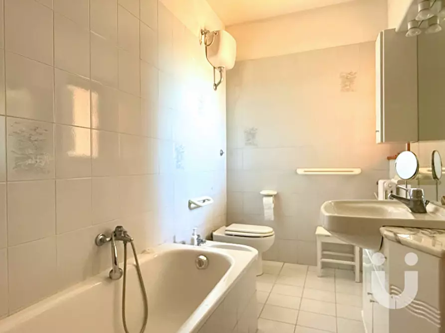 Immagine 17 di Attico in vendita  in Via Riccardo Lombardi a Albano Laziale