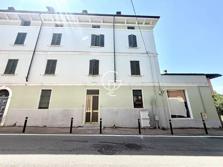 Immagine 4 di Palazzo in vendita  in Via Giuseppe Mazzini a Desenzano Del Garda
