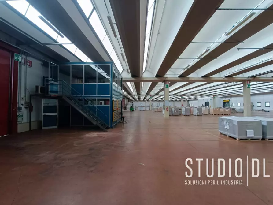 Immagine 2 di Capannone industriale in affitto  a Marostica
