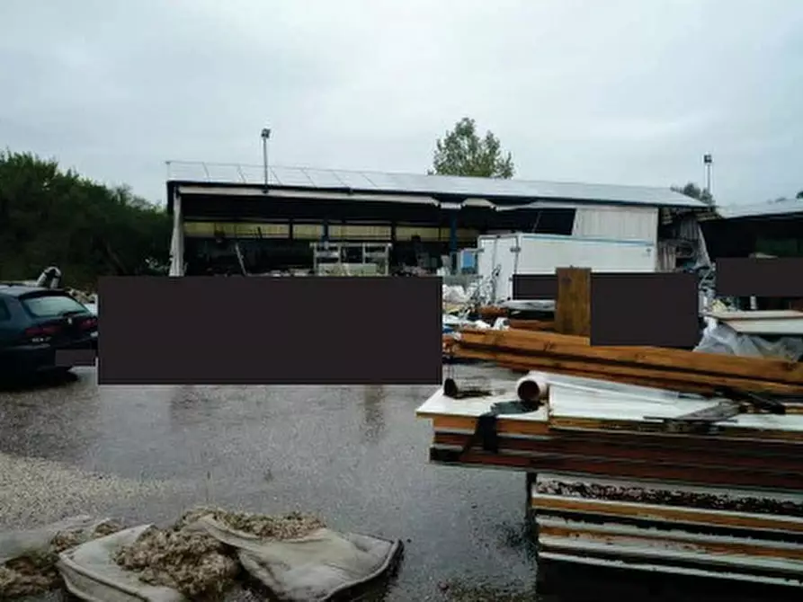 Immagine 2 di Magazzino in vendita  in Via Passo Barca a Susegana