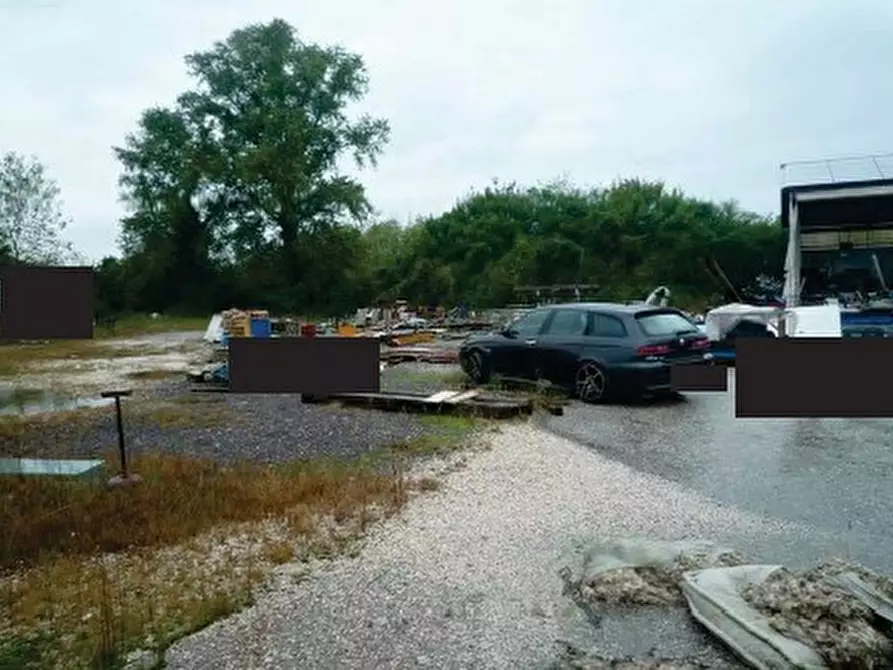 Immagine 3 di Magazzino in vendita  in Via Passo Barca a Susegana