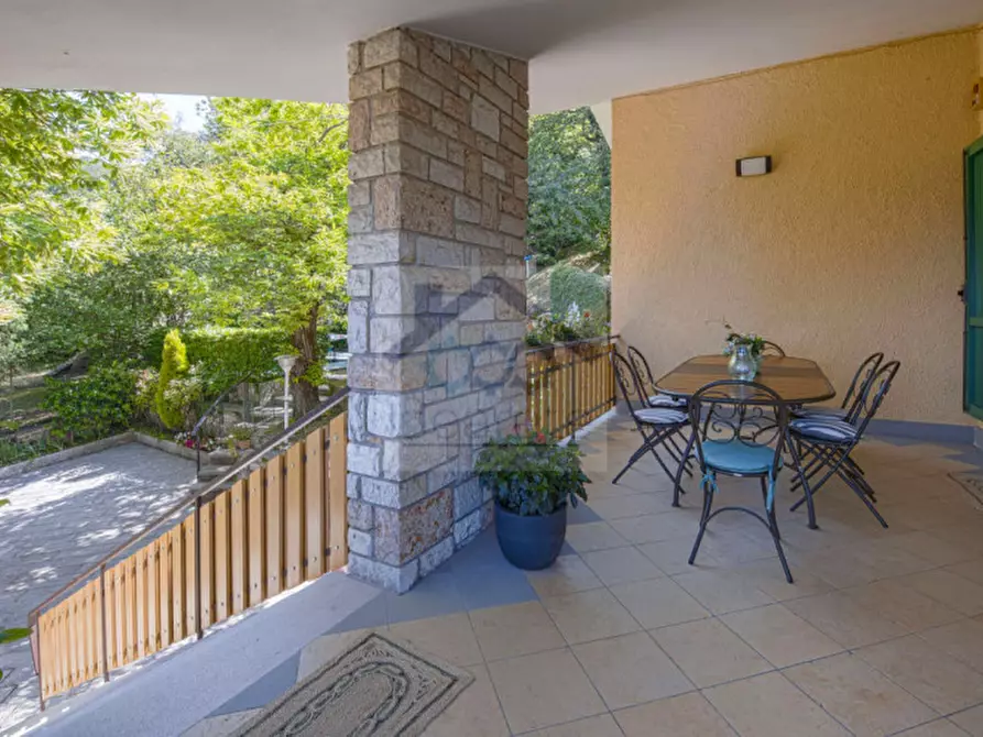 Immagine 47 di Villa in vendita  a San Zeno Di Montagna