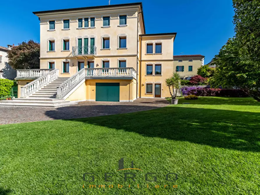 Immagine 3 di Villa in vendita  in Via San Martino a Valdobbiadene
