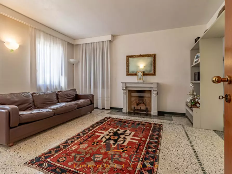 Immagine 4 di Villa in vendita  in Via San Martino a Valdobbiadene