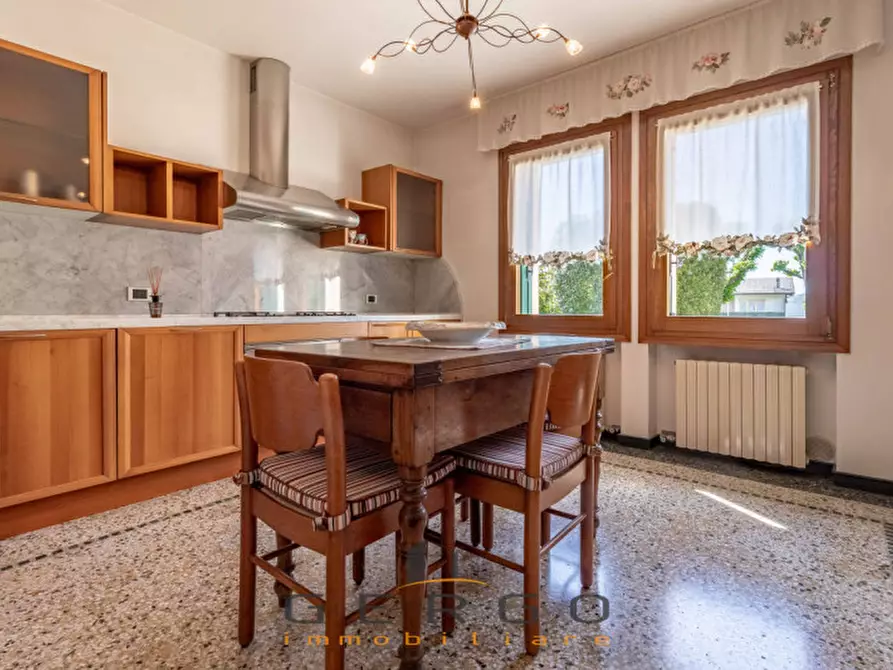 Immagine 7 di Villa in vendita  in Via San Martino a Valdobbiadene