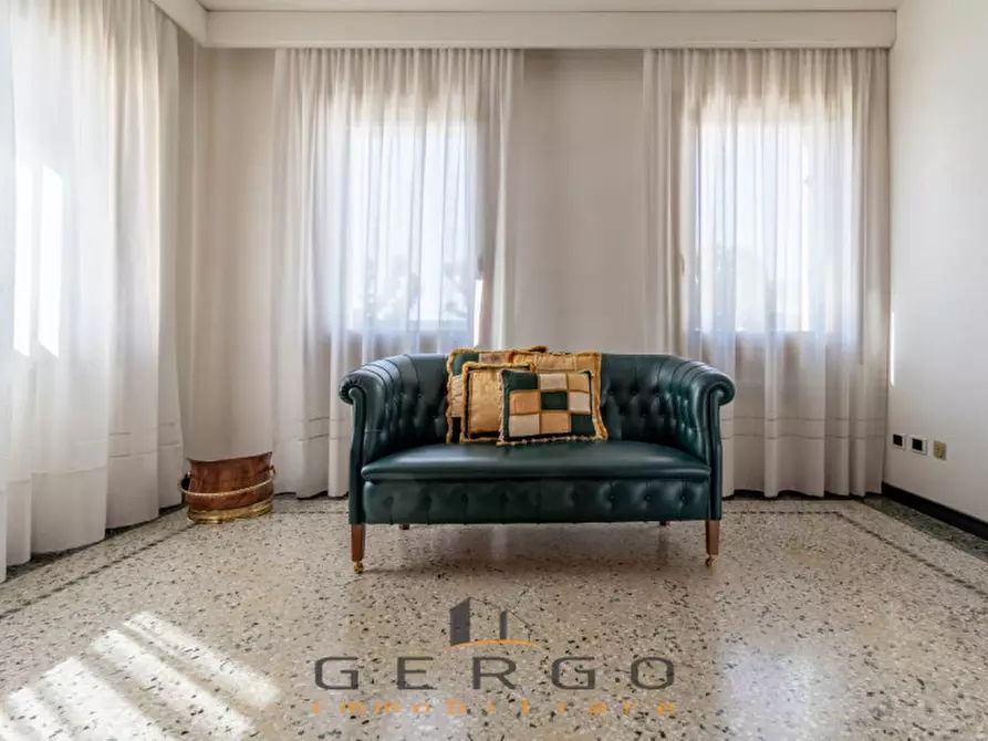 Immagine 10 di Villa in vendita  in Via San Martino a Valdobbiadene