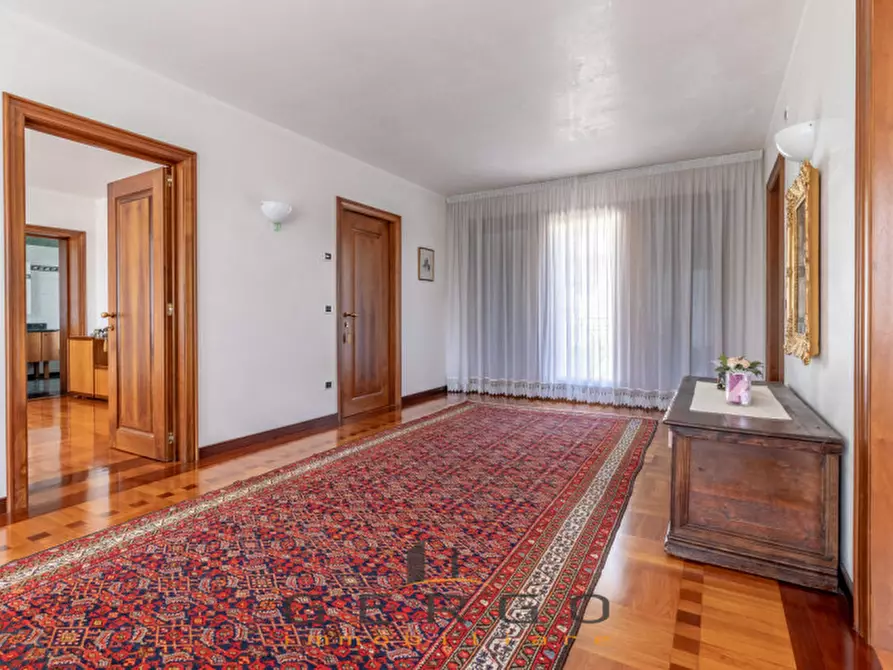 Immagine 18 di Villa in vendita  in Via San Martino a Valdobbiadene