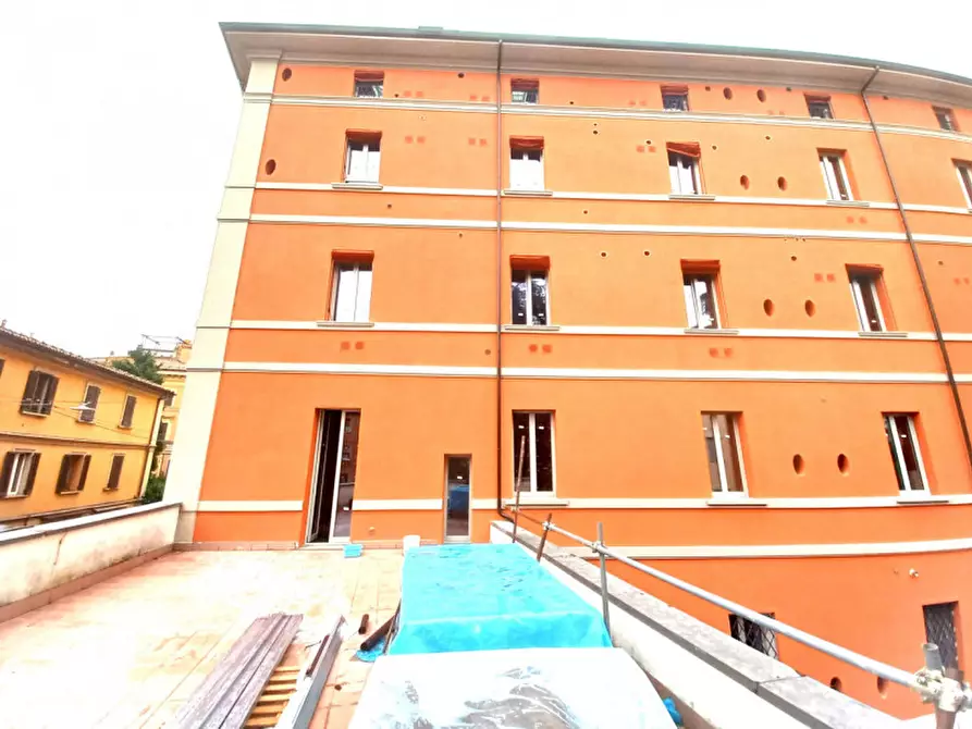 Immagine 1 di Appartamento in vendita  in Via Castiglione a Bologna