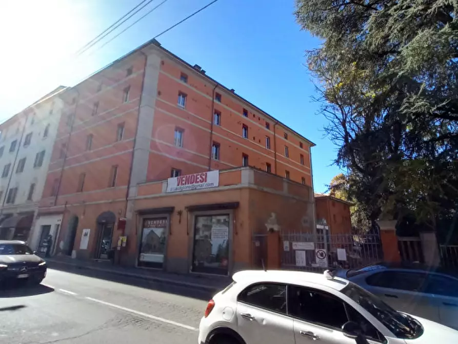 Immagine 9 di Appartamento in vendita  in Via Castiglione a Bologna