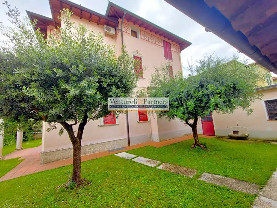 Immagine 2 di Villa in vendita  in via volturno a Brescia