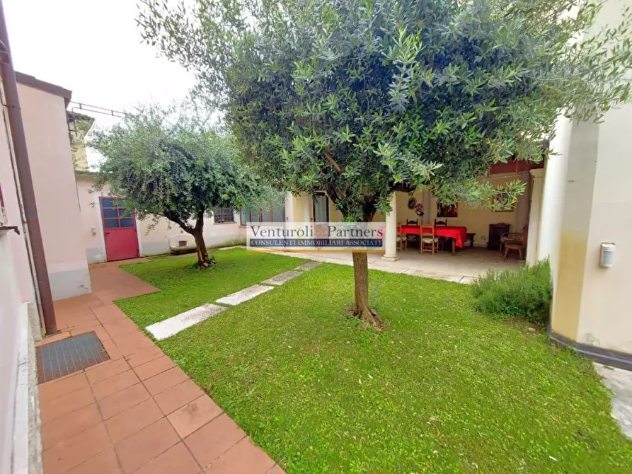 Immagine 4 di Villa in vendita  in via volturno a Brescia