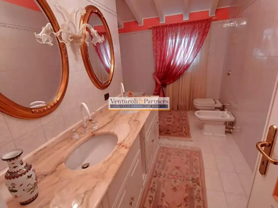 Immagine 27 di Villa in vendita  in via volturno a Brescia