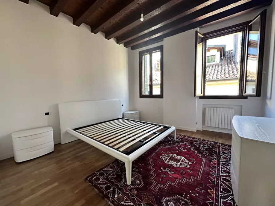 Immagine 8 di Palazzo in vendita  in via C. Battisti a Padova