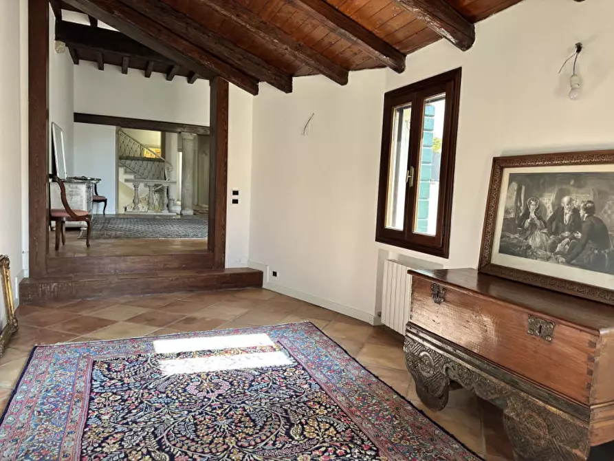 Immagine 12 di Palazzo in vendita  in via C. Battisti a Padova