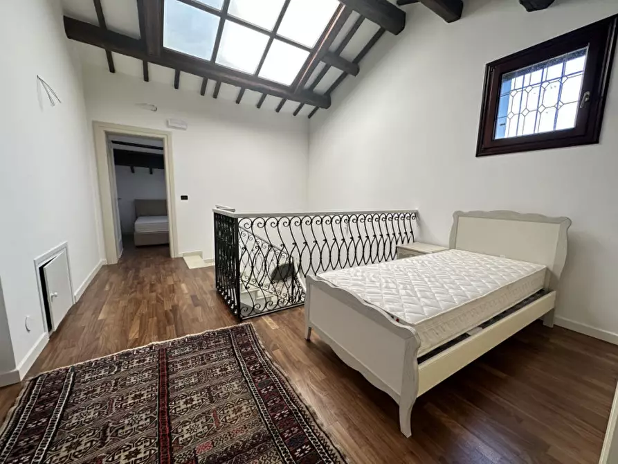 Immagine 18 di Palazzo in vendita  in via C. Battisti a Padova