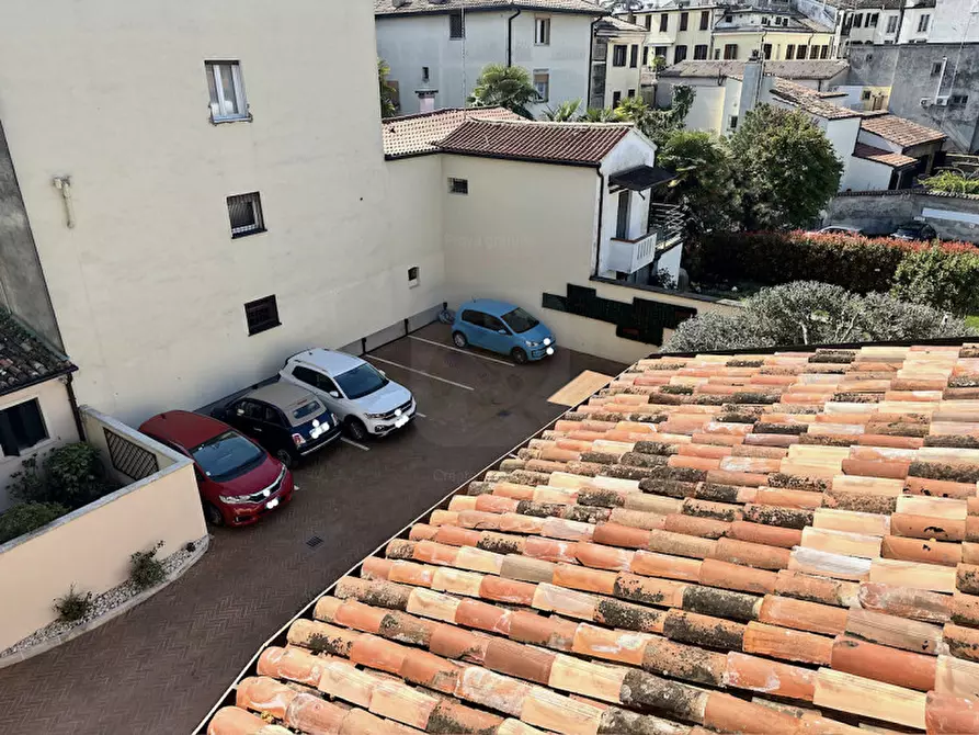 Immagine 19 di Palazzo in vendita  in via C. Battisti a Padova